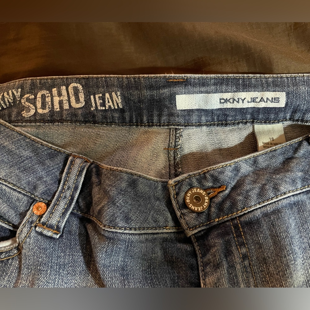 EUC DKNY SOHO Jeans. Lightly distressed. Fuller leg. Size 18
